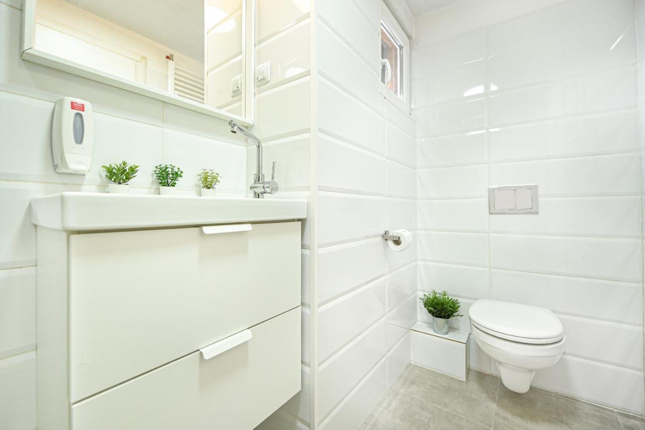 Spacious 1Br In The City Center - Amazing For Extended Stays 부쿠레슈티 외부 사진